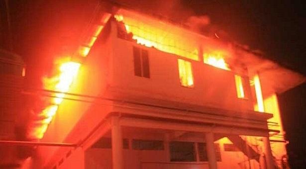 নারায়ণগঞ্জে ডাইং কারখানায় আগুন