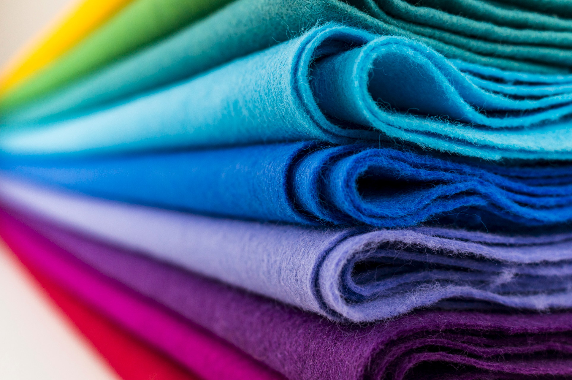 Полиэстер марки. Текстиль материал. Текстиль ткань. Ткани баннер. Ткань полиэстер разноцветная.